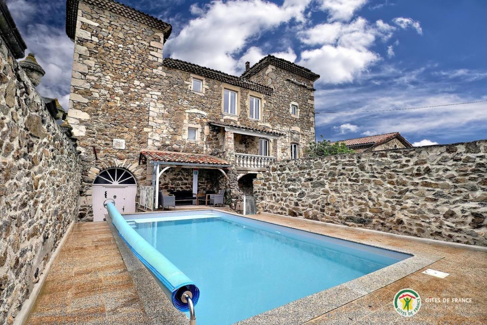 Gite Du Chateau Eclassan Exterior photo